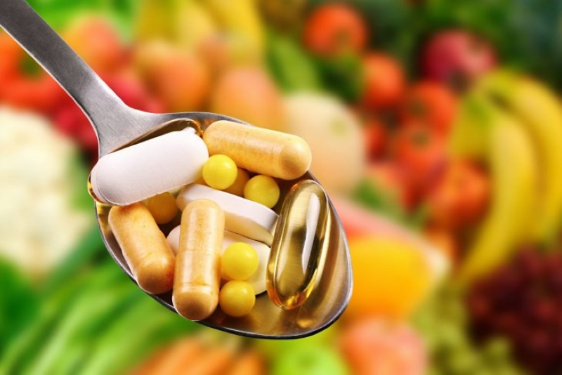 Bạn có thể khắc phục tình trạng thiếu vitamin bằng cách bổ sung thực phẩm chức năng dưới sự tư vấn của bác sĩ